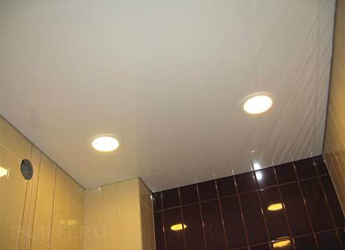 Навесной потолок в ванной комнате: фото и рекомендации по монтажу