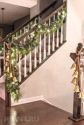 11 способов оригинально украсить подступени лестницы в доме